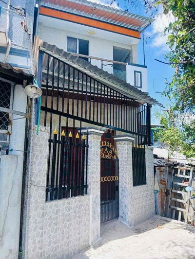 Nhà 1 Lầu 4,3 x 11m Ngay Thị Trấn . 2 Mặt Tiền Sổ Hồng Riêng Giá Rẻ