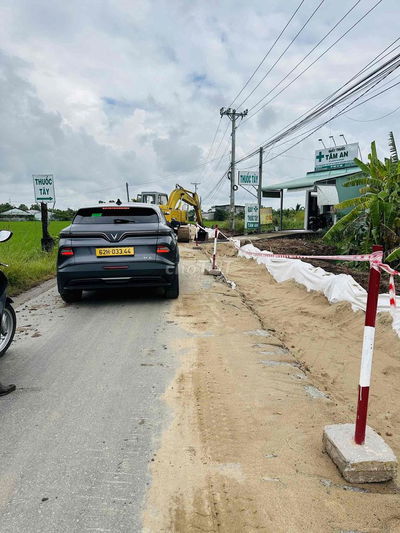 Mặt Tiền HÀ VĂN SÁU tỉnh Lộ 826 200m2 THỔ 1.5 Tỷ. Con Đường Kinh Doan