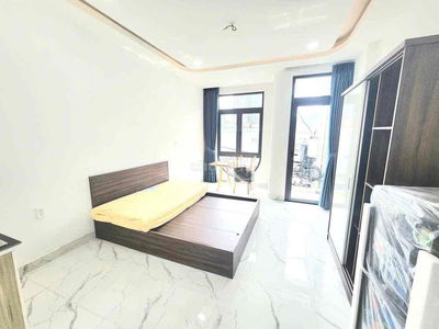 Căn hộ studio ban công tách bếp full nội thất giá rẻ ngay Phạm Hữu Lâu