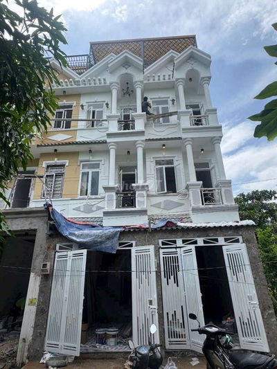Bán căn nhà thị trấn Nhà Bè đường Huỳnh Tấn Phát