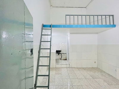 PHÒNG ĐẸP,  Y HÌNH GIÁ RẺ, GIỜ GIẤC TỰ DO THOẢI MÁI NGAY NGÃ TƯ 550