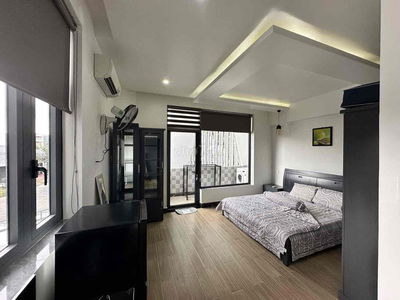 Cho Thuê Căn Hộ Thoáng Mát Ngay Vòng Xoay Dân Chủ