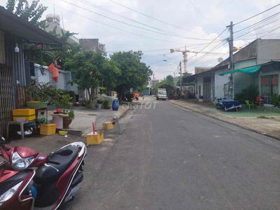 300m2 DT10*30 Dg N9  KDC Đông An TDH Dĩ An chỉ 7tỷ890