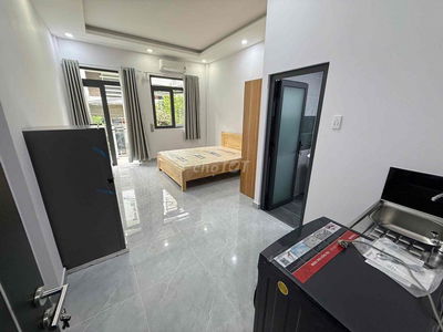 Căn hộ dịch vụ full nội thất ban công nằm ngay trung tâm bình thạnh