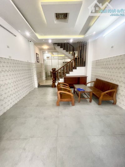 BÁN NHÀ 3 TẦNG - MẶT TIỀN ĐƯỜNG 2/9 HẢI CHÂU - KINH DOANH SẦM UẤT. GIÁ CHỈ NHỈNH 8 TỶ