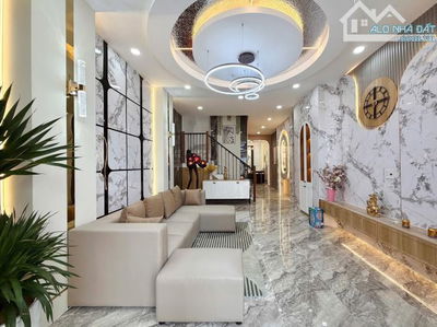 Bán nhanh căn nhà 61.5m2 ngay Lê Quang Định, Gò Vấp. Giá: 4.2 Tỷ. SHR, hẻm xe hơi 4.5m