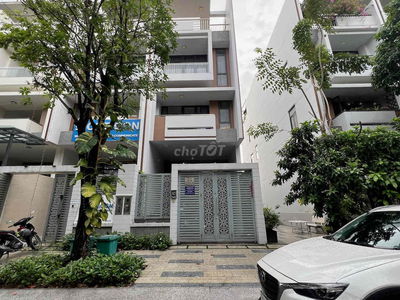 Nguyên căn nhà mới Vạn Phúc City 5x22m (Hầm 4 tầng) có máy lạnh