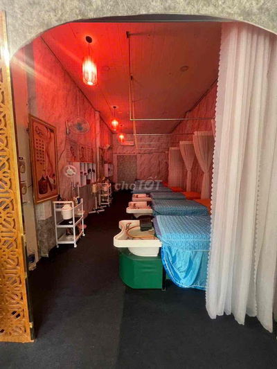 e cần sang lại tiệm spa ở hóc môn