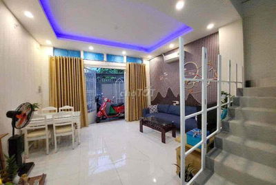 nhà 5x10 HOÀ HƯNG. hẻm xe hơi tới cửa