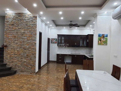 nhà măt phố nguyễn khả trạc 79m x 5T ô tô tránh