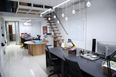 Mb tại Bến Thành Q1. Dt 100m2 2pn 2wc. Giá chỉ 17.5tr