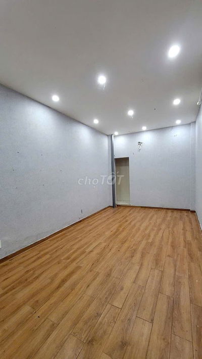 Phòng 20m2, 25m2, WC riêng, kế Trường Đại Học Kinh Tế
