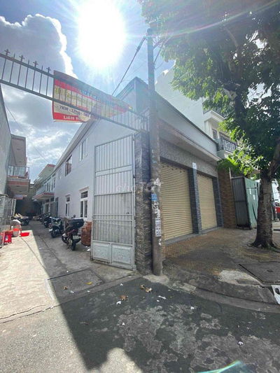 Cho thuê nhà cấp 4 có gác trống suốt MT Trần Thái Tông, p.15, Tân Bình