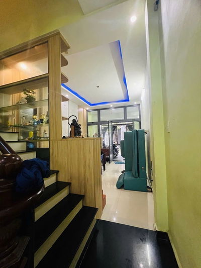 Gấp bán nhà rẻ đường lê văn quới 70m2 3 tầng nhà mới chỉ 5,3 tỷ tl