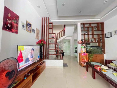 Cho Thuê Nhà 3 tầng 4pn khép kín 5wc MT Đường Bùi Thị Xuân chỉ 20tr/th