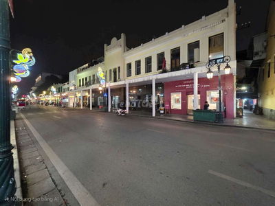 PHỐ TRÀNG TIỀN – 42M² 

TRÁI TIM HOÀN KIẾM – BƯỚC CHÂN RA HỒ GƯƠM