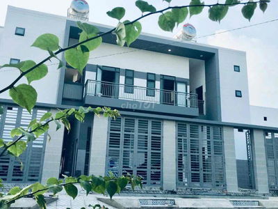 Phòng cho thuê dtsd 18m2 - ngay chân cầu Tham Lương Trường Chinh