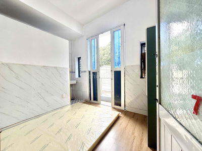 PHÒNG BANCOL THOÁNG SẴN NỘI THẤT CƠ BẢN ĐI BỘ QUA BỆNH VIỆN BÌNH TÂN