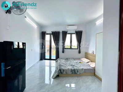 CHO THUÊ PHÒNG STUDIO BAN CÔNG FULL NỘI THẤT NGAY VƯỜN LÀI GẦN VLU