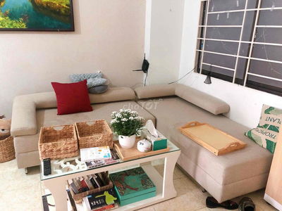 Cần bán căn hộ trung tâm có sổ hồng vĩnh viễn