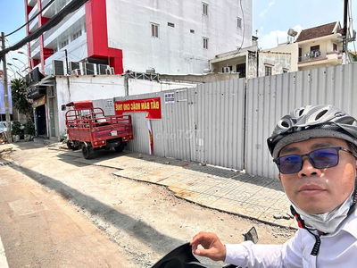 Cho thuê 330m2 góc 2 mặt tiền đường lê văn việt , p.hiệp phú , thủ đức