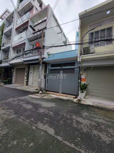 Chỉ 13 triệu thuê nhà đường 8 mét Cư xá Lữ Gia