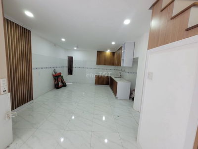 Ngộp bank bán gấp Hậu Giang hẻm thông, 35m2, 2 tầng 2PN gần chợ Cây Gõ