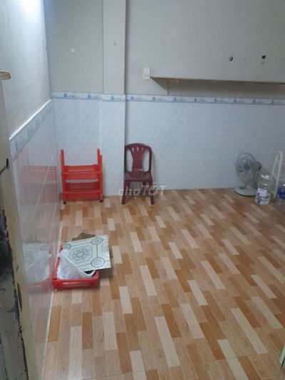 Cho thuê phòng lau 2 ..