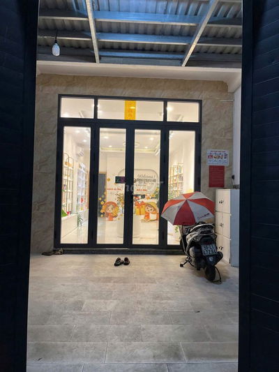 Hẻm xe tải Nguyễn Hữu Cảnh ngay Landmark - 5,5x18m - sân xe