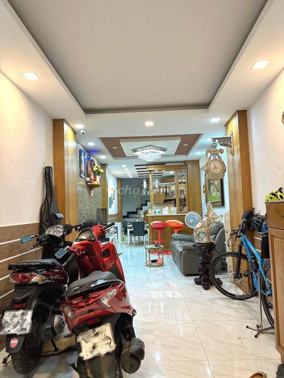 BÁN GẤP NHÀ HẺM XE HƠI ĐƯỜNG 3/2 Q10 3.3 x 12 36m2 5 TẦNG GIÁ 10.5 TỶ