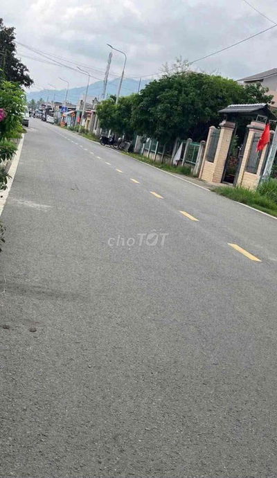 Bán đất mặt tiền kinh doanh đường liên huyện tại Tp Long Khánh