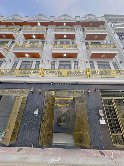 Nhà mới 100% y hình 4 x 16 có 5pn 5wc sân thượng