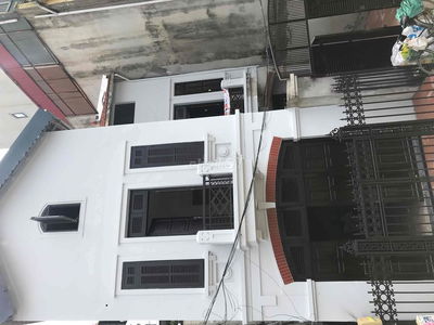 Nhà dạng biệt thự có garaoto nhà cửa trong kính ngoài chớp mới sửa