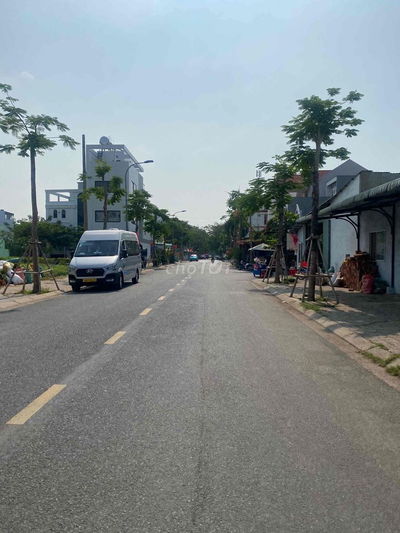 Lô đất mặt tiền 100m2 đường A4 vị trí đẹp Đông Tăng Long