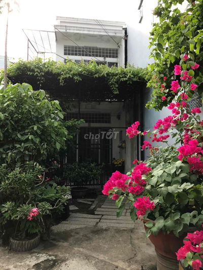 nhà Chợ GV, DT lớn, dòng tiền sẵn 20tr, hợp CHDV