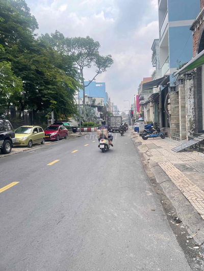 Cho thuê nhà nhỏ ngay Trung tâm Chợ Bình Tây - Chợ Lớn