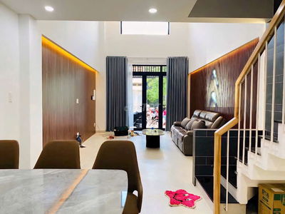 BÁN GẤP NHÀ PHỐ BCONS SỔ SẴN 4 TẦNG, VIEW ĐẸP, GẦN LÀNG ĐH, GA METRO