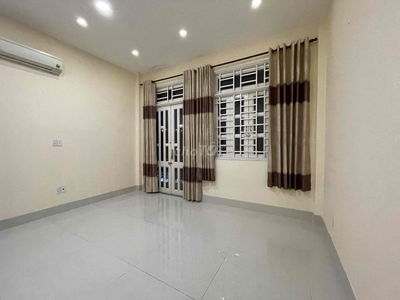 Cho thuê nhà nguyên căn 3 tầng 4 phòng ngủ 3 toilet giá 22tr
