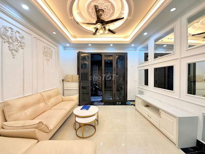 bán nhà 5 tầng 34m pháo đài láng cầu giấy hơn 8 tỷ