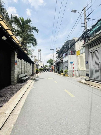 NHÀ 3 TẦNG ĐÚC MẶT TIỀN CHỈ 5,1 TỶ ĐƯỜNG TTH09 TRUNG TÂM HÀNH CHÍNHQ12