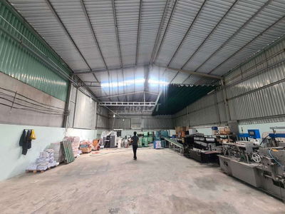 Xưởng 300m2 xe tải lớn đường Thạnh Lộc 19 gần Ngã Tư Ga QL1A Quận 12