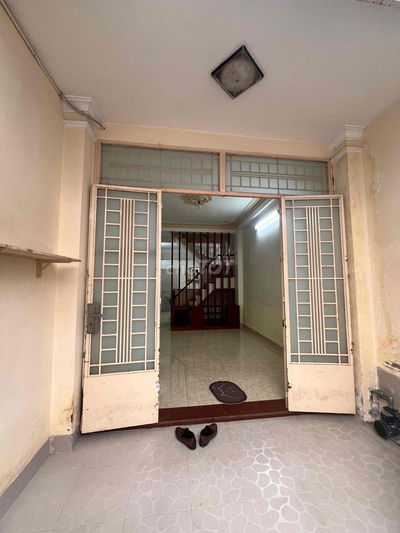 Nhà ngay ngã Tư - Nguyễn Oanh - Nguyễn Văn Lượng . trệt 2 lầu .3pn-3wc