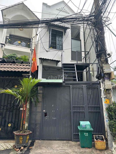 Bán dãy trọ 2 tầng 115m² gần ĐH Ngân Hàng, thu nhập 30tr/tháng, giá 8.