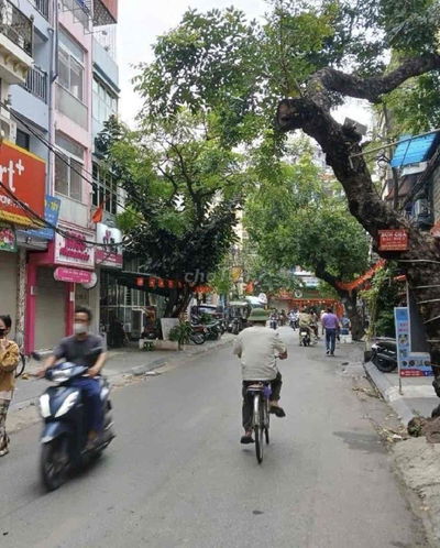 Nhà HOÀNG LIỆT .oto đậu xát nhà , dân xây , quy hoạch ổn định