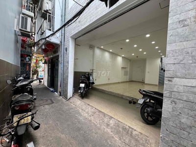 Chính chủ bán nhà đường Võ Văn Kiệt, P. Cầu Kho, Quận 1