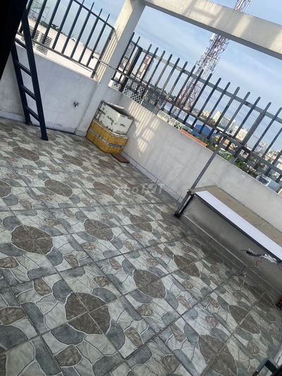 Nhà mặt tiền 4 tầng 1 lững . 1 sân đậu oto(2 chiếc oto)