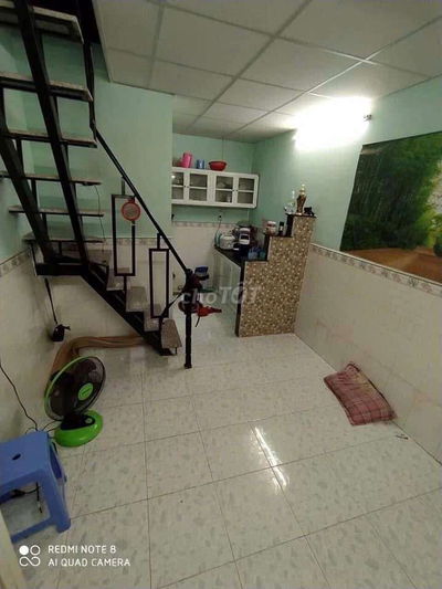 Bán nhà nhỏ 1 lầu đúc có ban công