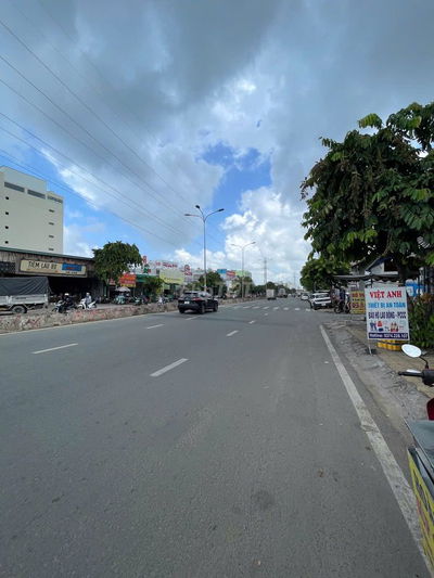 NHÀ MẶT TIỀN LÊ TRỌNG TẤN 200M2 , VỈA HÈ ĐỂ XE RỘNG RÃI , NHÀ MỚI 99%