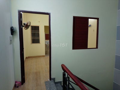 Cho thuê phòng 2,4 triệu/tháng,hẻm 330/...Bình Trị Đông, Q.Bình Tân