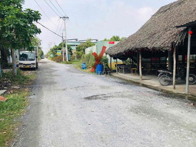 Đất thổ cư, đường xe công ra vào được, sổ hồng có sẵn